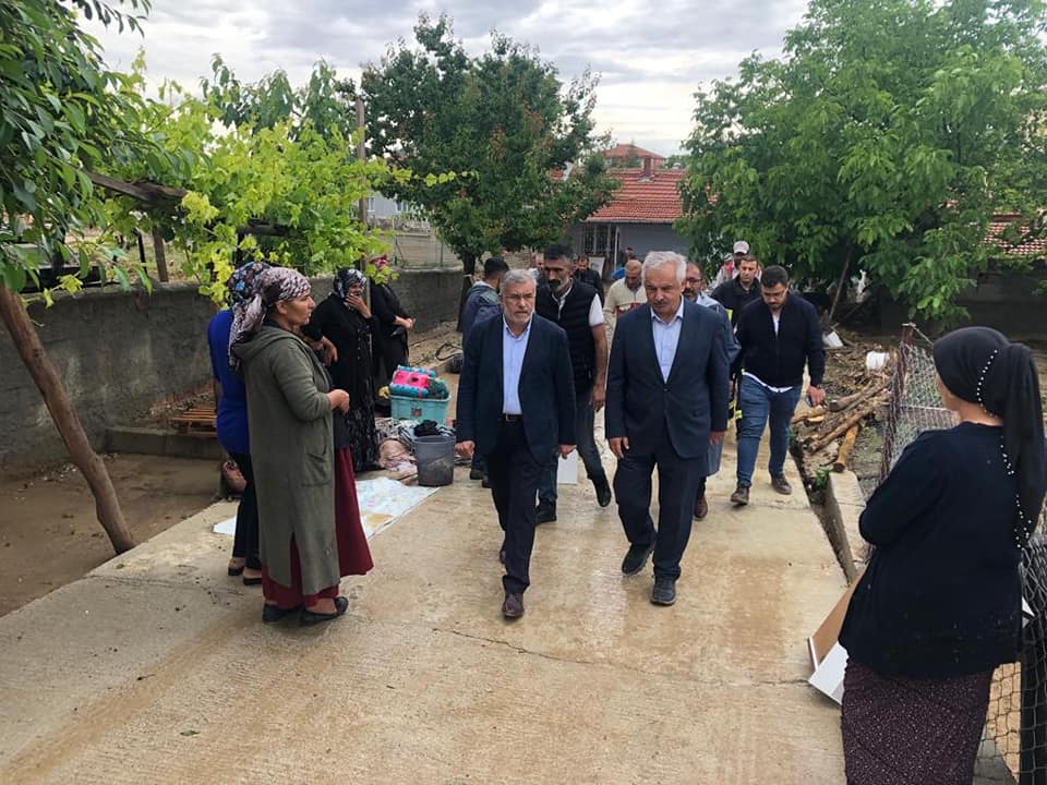 Konya’da sağanak, su baskınlarına neden oldu