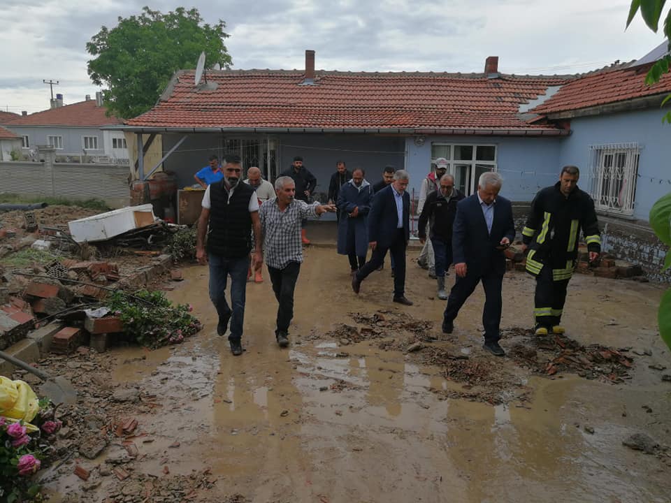 Konya’da sağanak, su baskınlarına neden oldu