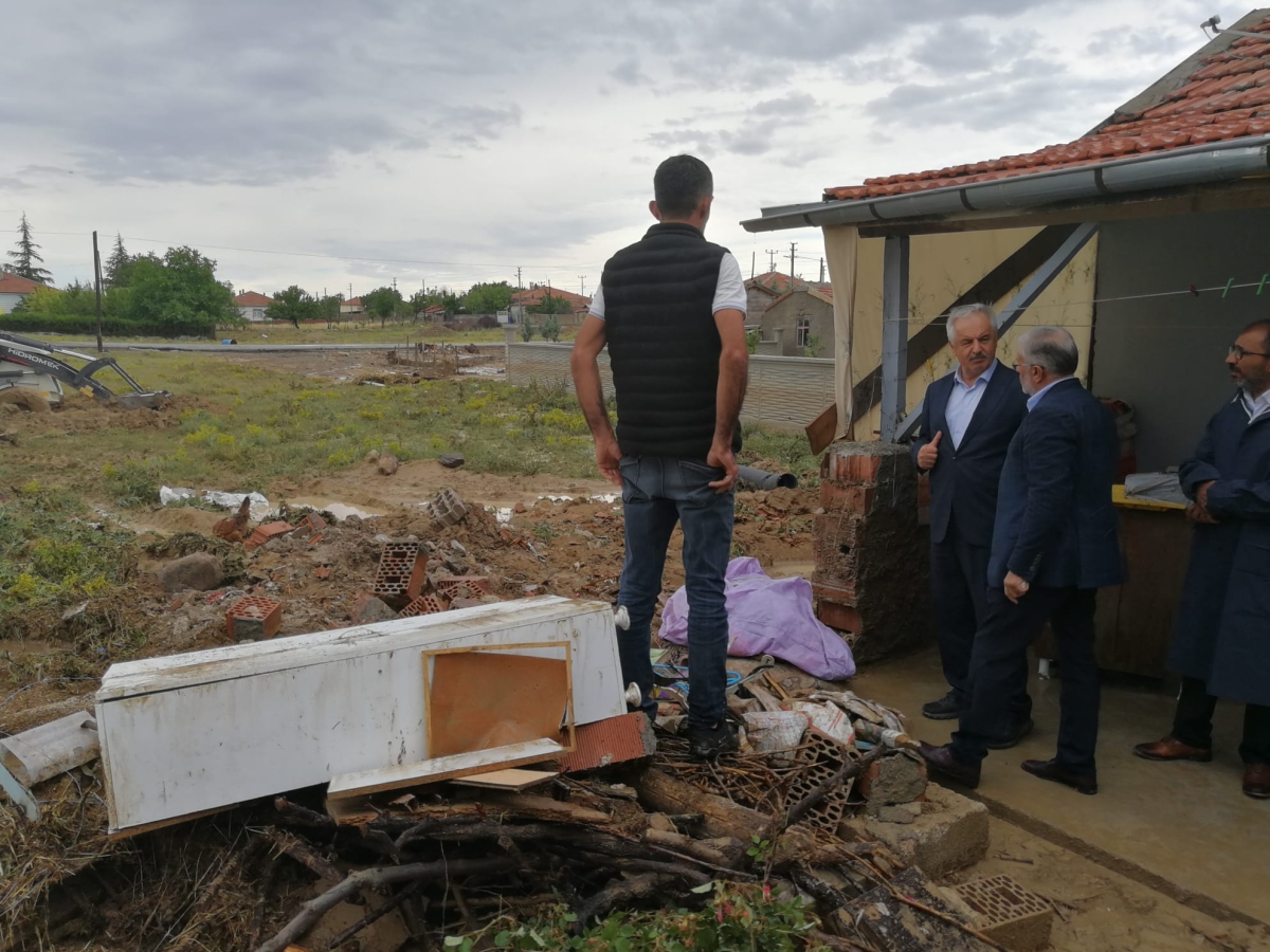 Konya’da sağanak, su baskınlarına neden oldu