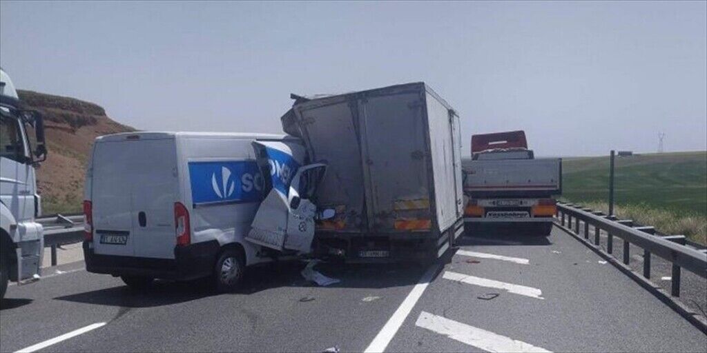 Konya-Ankara yolunu kapatan kaza