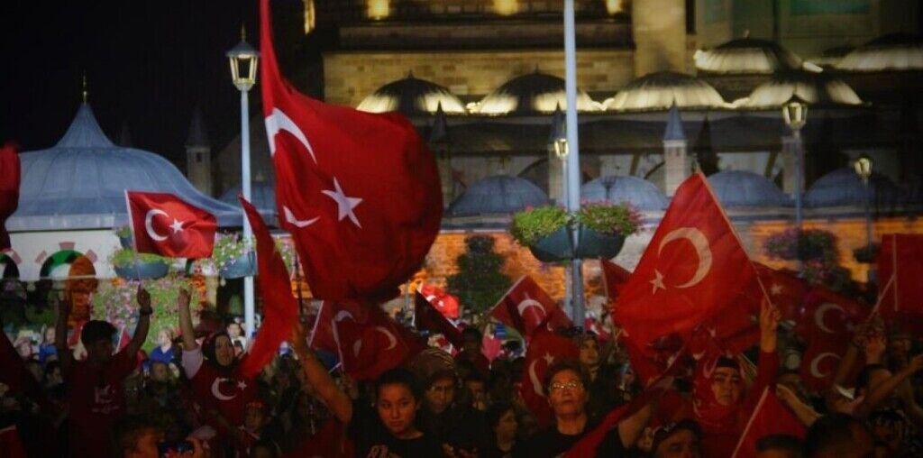 15 TEMMUZ'UN 6’NCI YIL DÖNÜMÜNDE TÜM CAMİLERDEN SELA OKUNDU