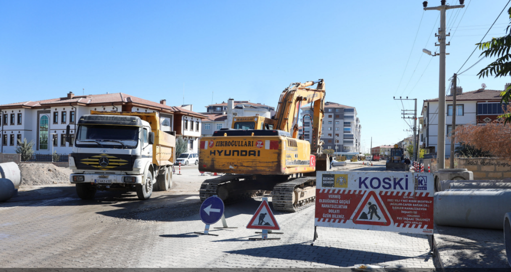 KULU’DA KANALİZASYON ŞEBEKE HATLARI ISLAH EDİLİYOR 