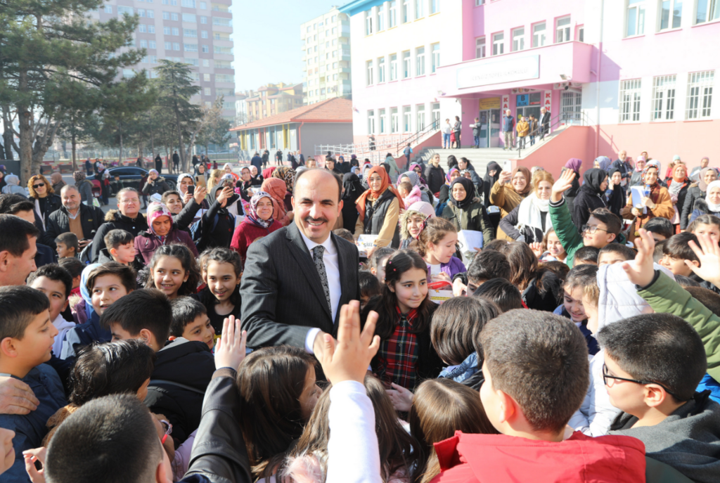 Başkan Altay: “200 Bin Çocuğumuza Karneleri İle Birlikte Şivlilik Hediyemizi Ulaştırdık”