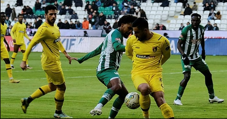 Konyaspor İstanbulspor karşısında tek golle mağlup oldu