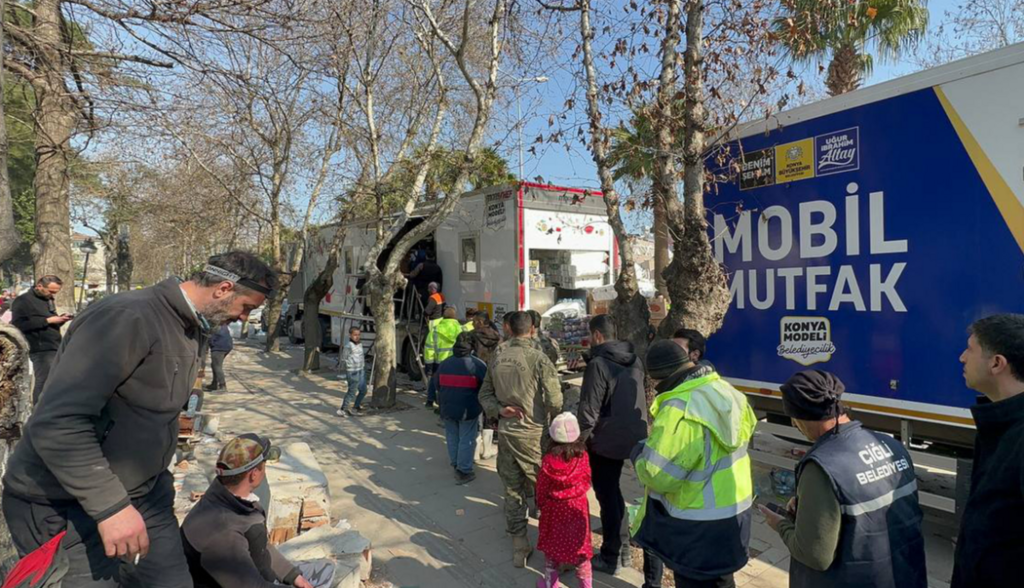 Konya Büyükşehir Tüm İmkanlarıyla Deprem Bölgesinde