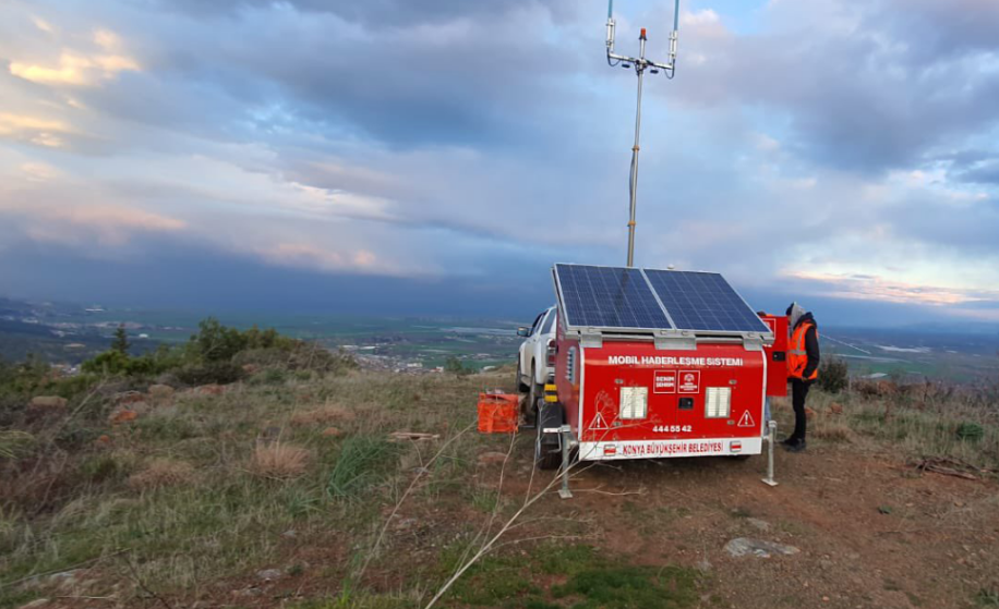 Konya Büyükşehir Ekipleri Hatay’da Mobil Telsiz Rölesiyle İletişim Kuruyor