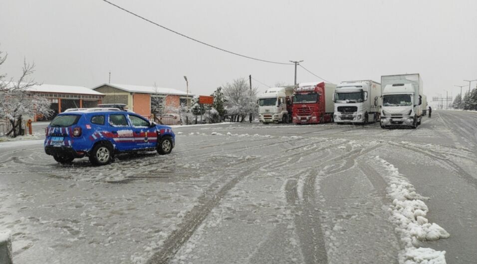 Konya'da sağanak ve kar etkili oluyor