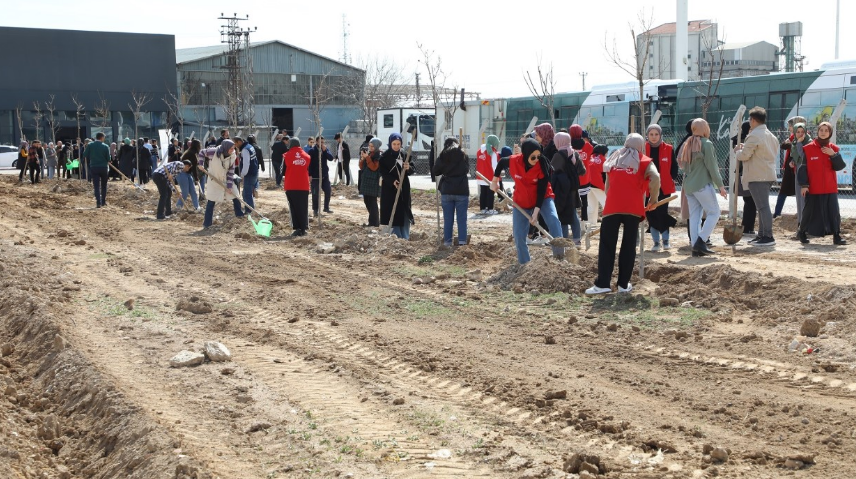 Karatay’da Fidanlar Geleceğe Emanet Edildi