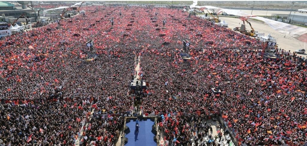 Büyük İstanbul Mitingi'ne kaç kişi katıldı?