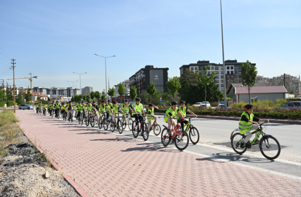 Bisiklet Şehri Konya’da Öğrenciler Okullarına Bisikletleriyle Güvenle Gidiyor