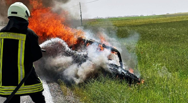 Konya'da seyir halindeki otomobilde yangın