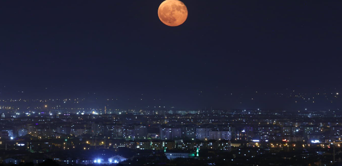 Konya dolunaylı gecede başka güzel