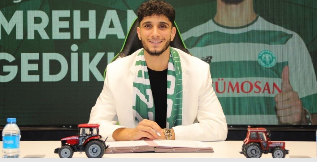 Konyaspor’da forvet Emrehan Gedikli imzayı attı