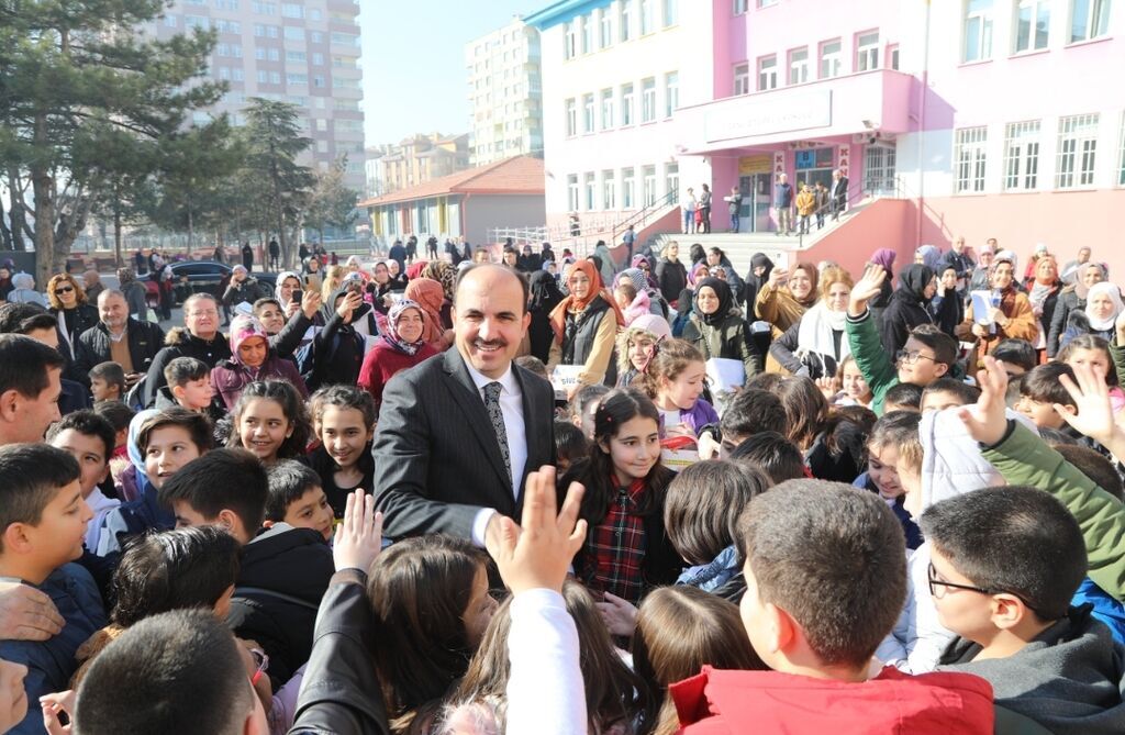 Konya Büyükşehir’in Öğrencilere Eğitim Desteği Başvuruları Başladı