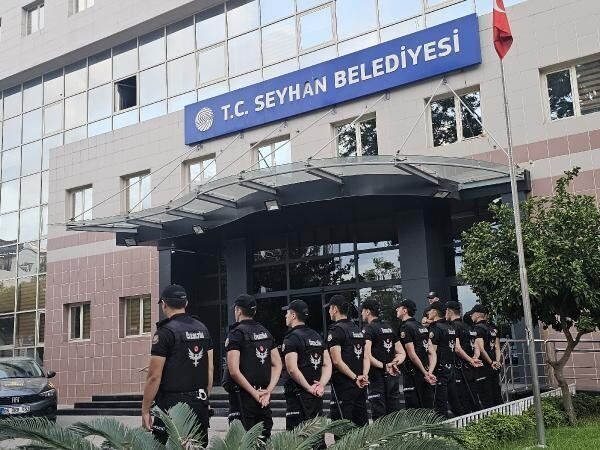 Adana'da Seyhan ve Çukurova belediyelerine rüşvet operasyonu
