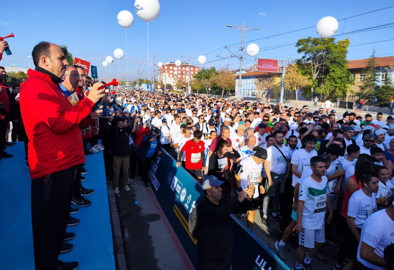 2. Uluslararası Konya Yarı Maratonu’nda Binlerce Sporcu  “İyilik” İçin Koştu