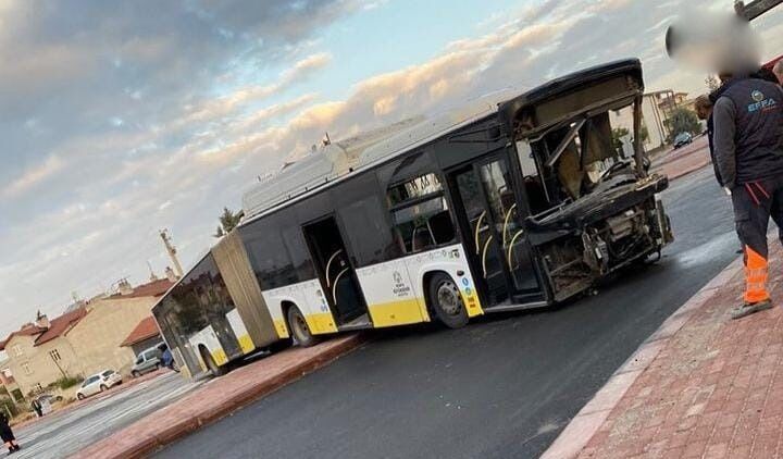 Konya'da belediye otobüsü kaza yaptı: Çok sayıda yaralı var