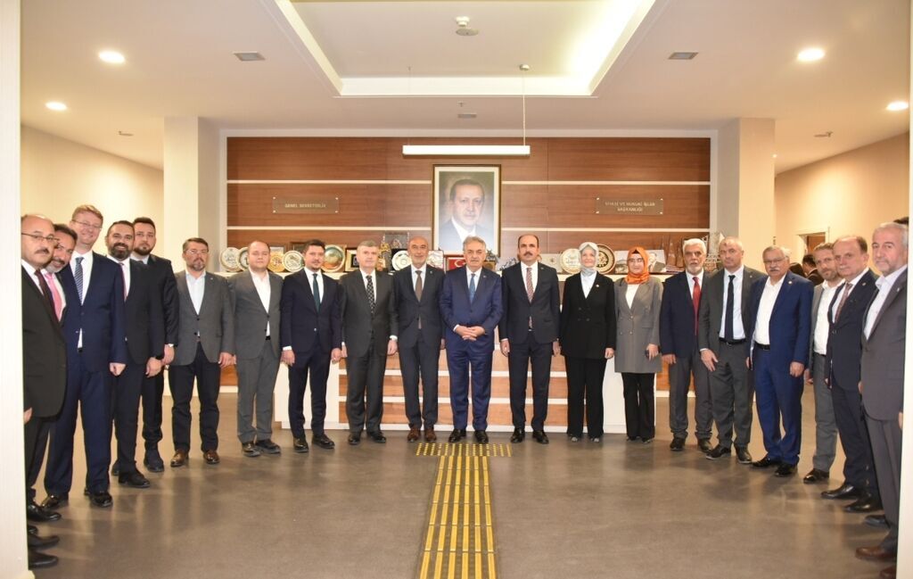 Başkan Altay, Milletvekilleri ve AK Parti İl Yönetimi Genel Başkan Yardımcılarını Ziyaret Etti