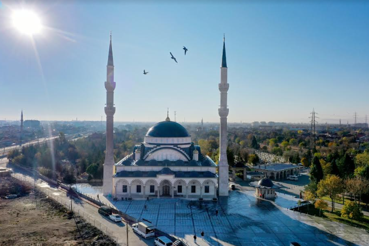 Kurtuluş Bilal-i Habeşi Camii İbadete Açıldı