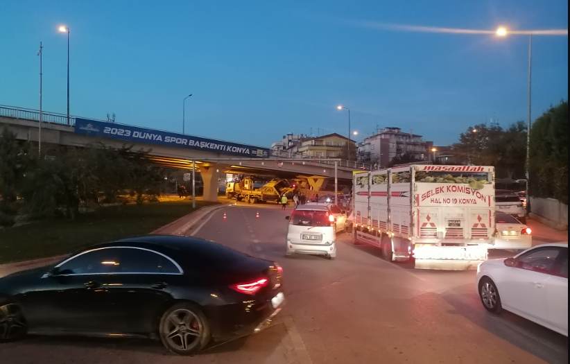 Konya'da trafiği tıkayan feci kaza
