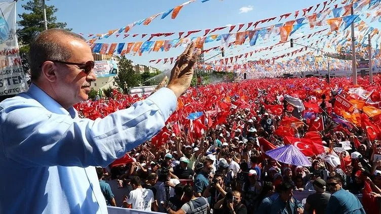 Cumhurbaşkanı Erdoğan’dan AK Parti teşkilatına mesaj: Tek hedefimiz şehirlerimizi yeniden hizmetle buluşturmak