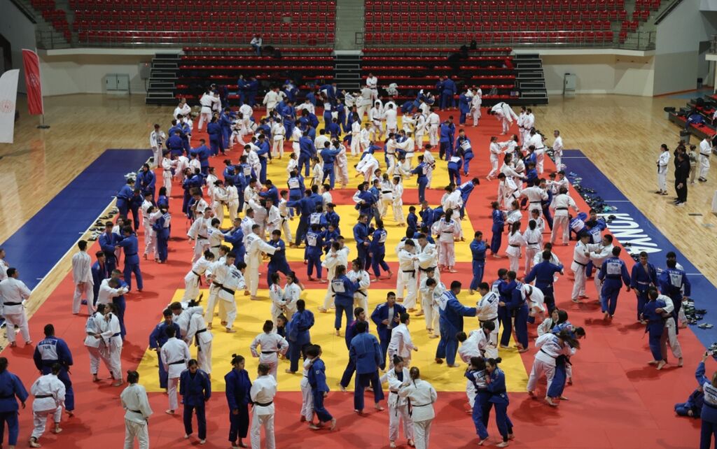 Konya Büyükşehir Mevlana Uluslararası Judo Çalışma Kampı’na Ev Sahipliği Yapıyor