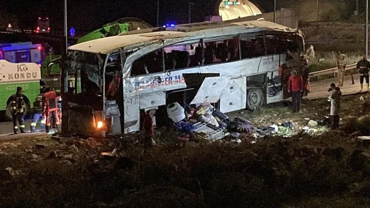 Mersin’de Katliam gibi kaza! Yolcu otobüsü devrildi: Çok sayıda ölü ve yaralı var