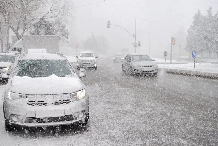 Meteoroloji uyardı! Sıcaklıklar 10 derece birden düşüyor: Birçok il için kar ve fırtına alarmı!