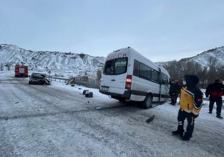 Sivas’ta feci kaza: 1’i ağır 26 kişi yaralandı!