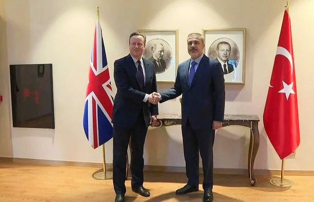 Dışişleri Bakanı Fidan, İngiliz mevkidaşı Cameron'la Gazze için iki devletli çözümü görüştü