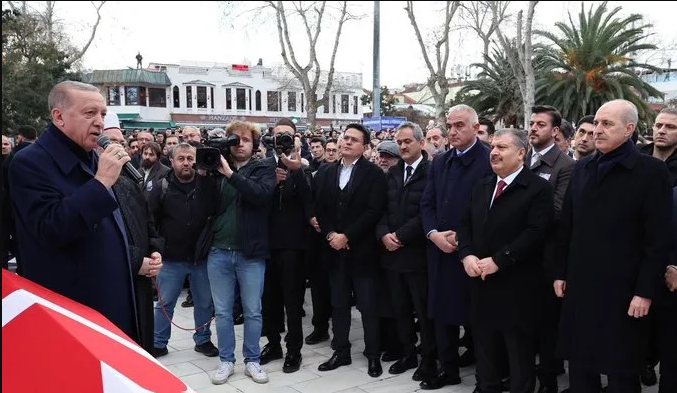 Alev Alatlı son yolculuğuna uğurlandı!Cenaze törenine Cumhurbaşkanı Erdoğan da katıldı.