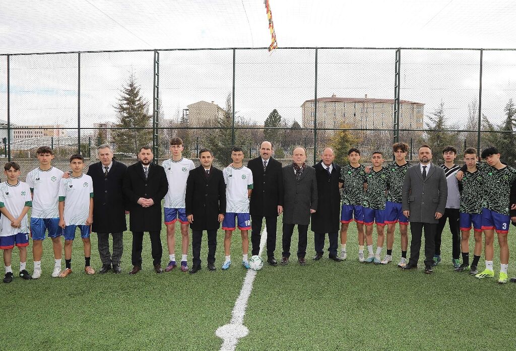 Konya Büyükşehir’in Ereğli’ye Kazandırdığı 8 Halı Sahanın Açılışı Yapıldı