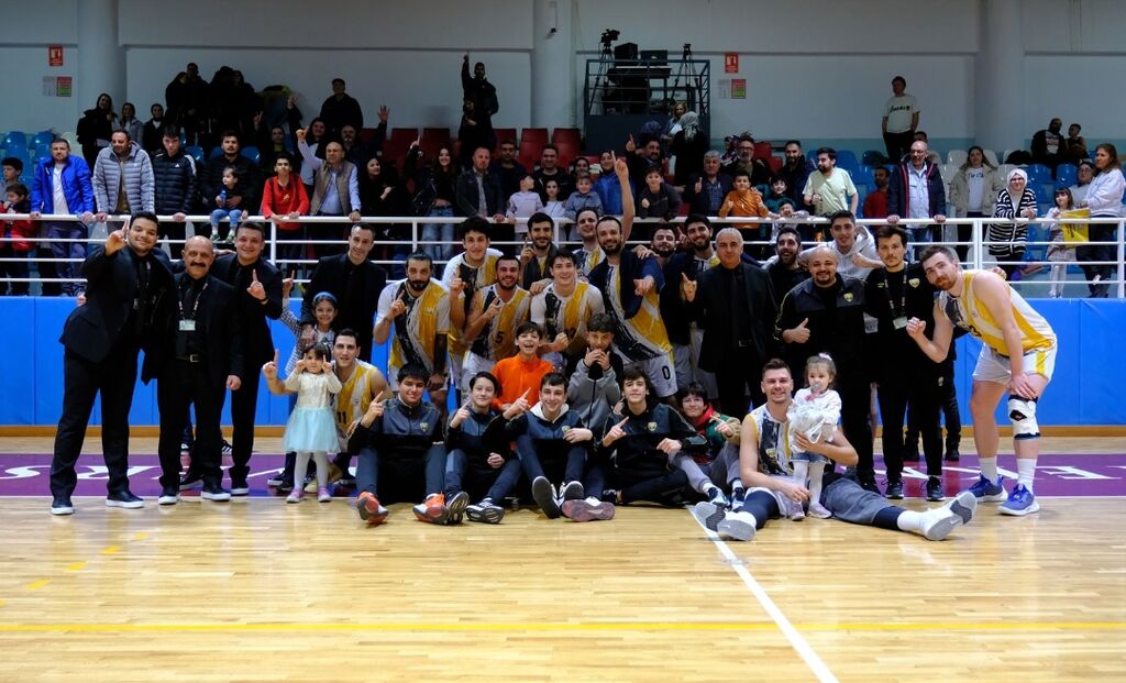 Basketbolda Konya Büyükşehir Belediyespor Fırtınası