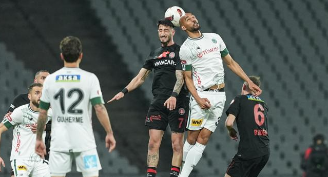 Konyaspor deplasmanda Fatih Karagümrük'le  1-1 berabere kaldı