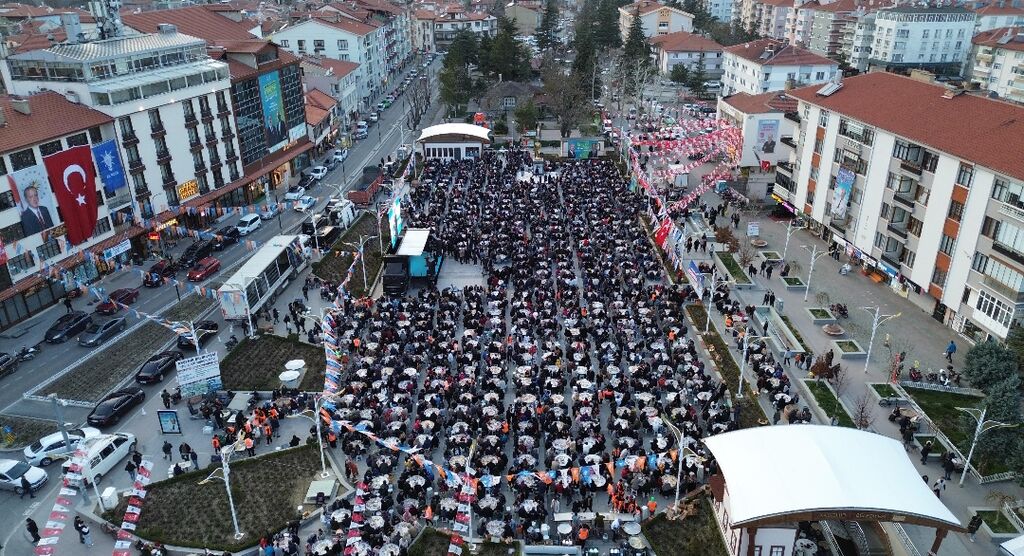 Mustafa Varank ve Başkan Altay Akşehirlilerle İftarda Buluştu