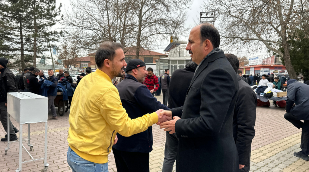 Başkan Altay Selçuklu Motorlu Vasıtalar Sanayi Camii’nde Vatandaşlarla Buluştu