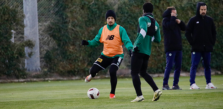  Konyaspor Trabzonspor maçının hazırlıklarına tam hız devam ediyor