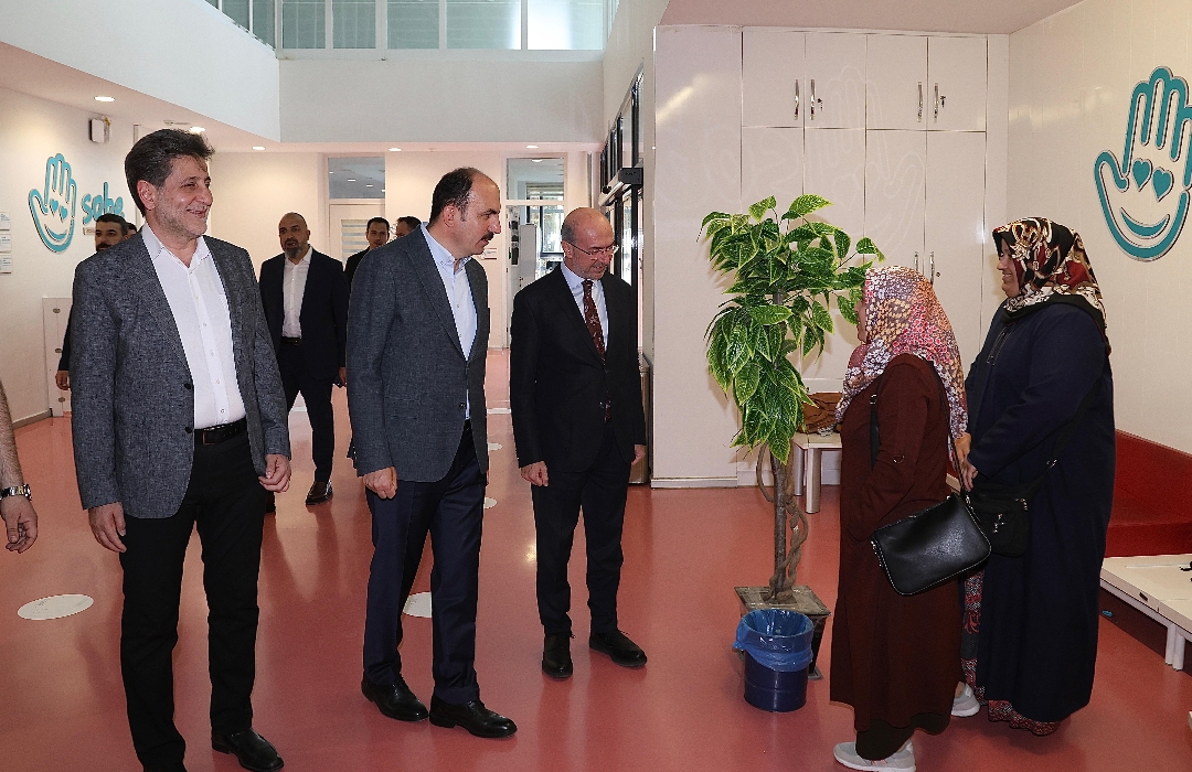 Başkan Altay, 2 Nisan Dünya Otizm Farkındalık Günü’nde SOBE’yi Ziyaret Etti