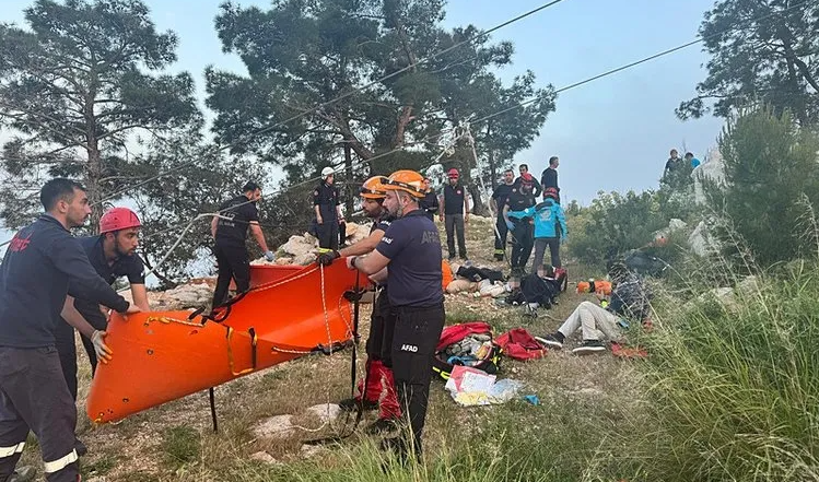 Antalya'nın Konyaaltı ilçesinde teleferik faciası: 1 ölü, 7 yaralı!