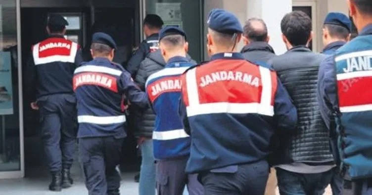 İzmir’de FETÖ operasyonu ile 12 kişi gözaltına alındı 