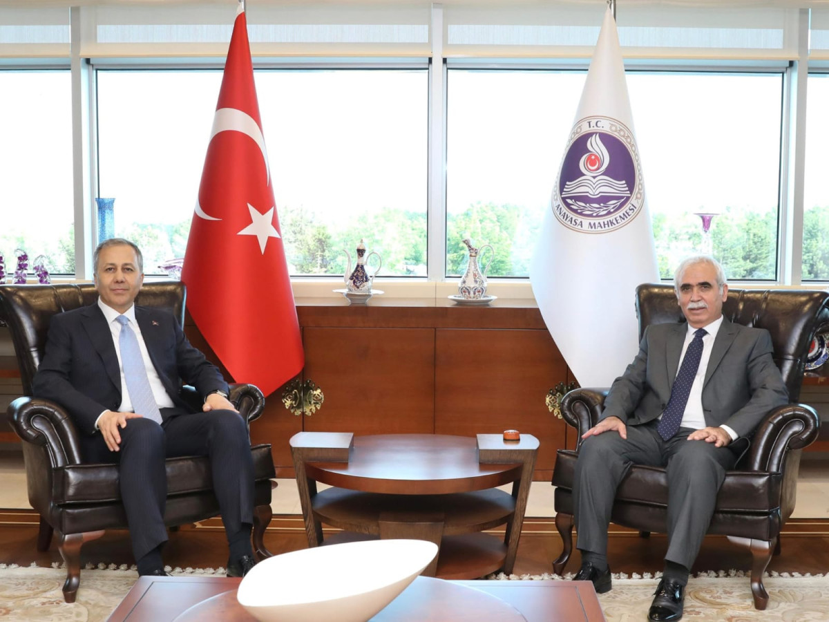 İçişleri Bakanı Ali Yerlikaya Anayasa Mahkemesi Başkanı Kadir Özkaya’yı ziyaret etti!