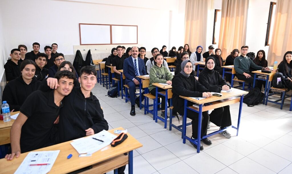 Başkan Altay YKS’ye Girecek Öğrencilere Başarılar Diledi