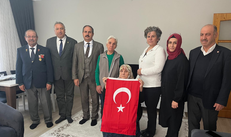 Konya Şehit Öğretmenlerin Ailelerini Unutmadı!