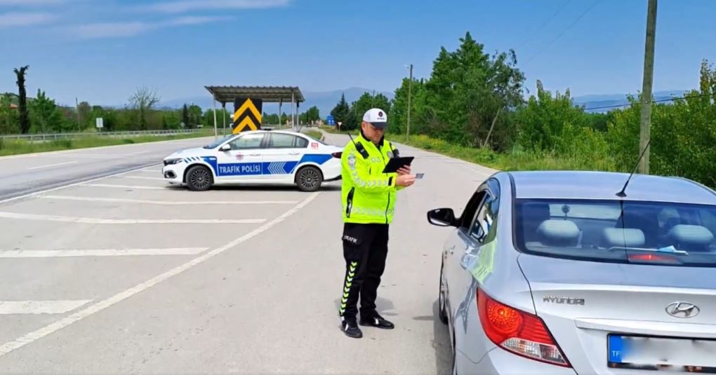2025’in İlk 4 Ayında Trafik Denetimleri! 37 Bin Araç ve Sürücüye İşlem Yapıldı!