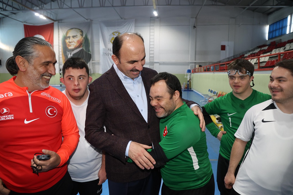 Başkan Altay: “Engelleri Birlikte Aşıyoruz”   
