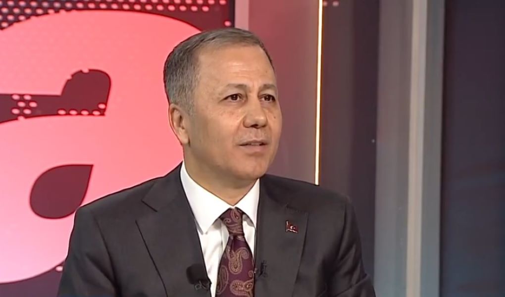  Bakan Yerlikaya’dan Trafik Güvenliği Vurgusu: 'Derdimiz Ceza Kesmek Değil, Güvenli Yolculuk'!