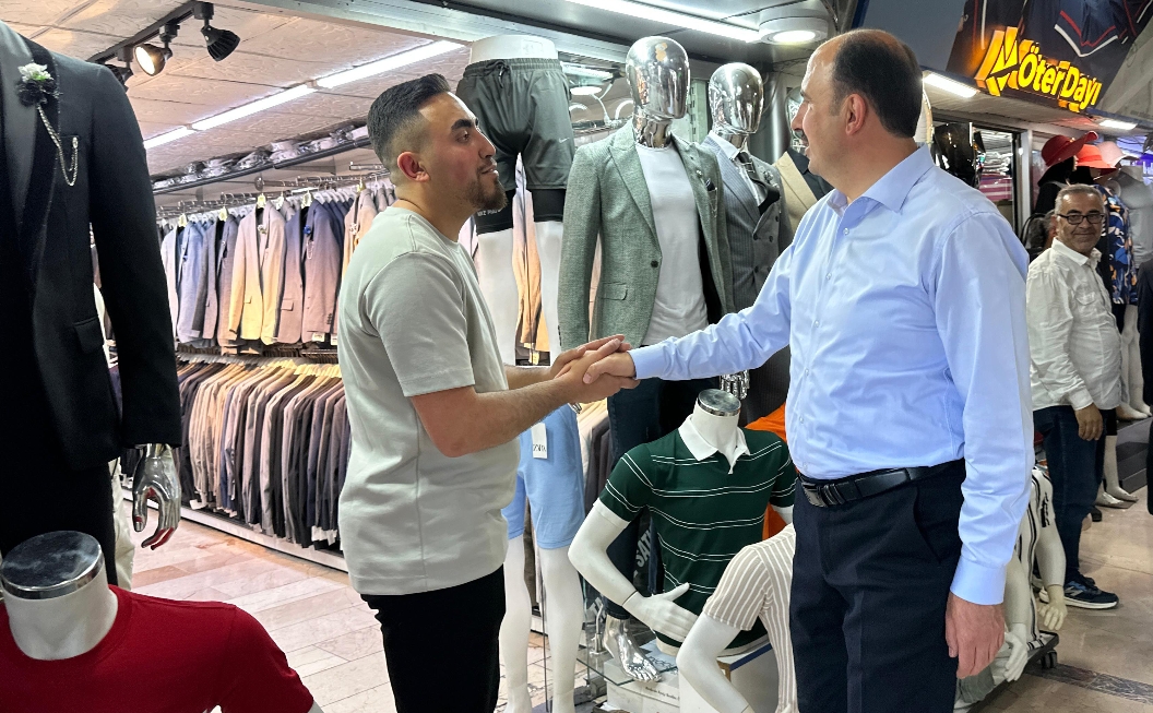 Başkan Altay’dan Bayram Öncesi Esnaf Ve Vatandaş Ziyareti