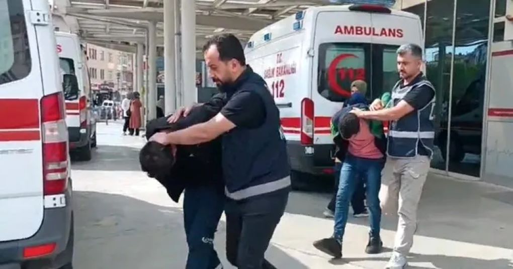 Konya’da Hemşireye Dehşeti Yaşattılar! Bankamatik Başında Bıçaklı Gasp Girişimi!