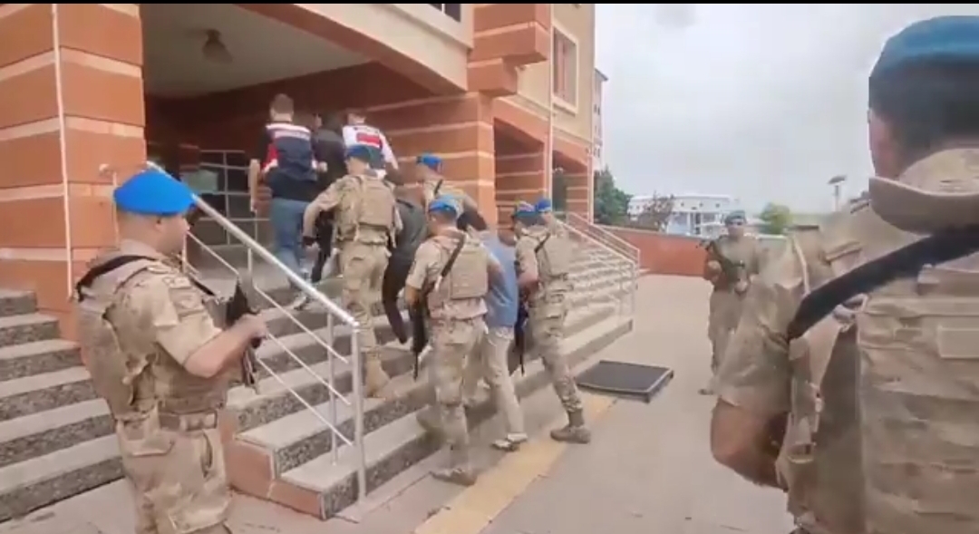 18 İlde Deaş'a Darbe! Jandarmadan Teröre Geçit Yok!
