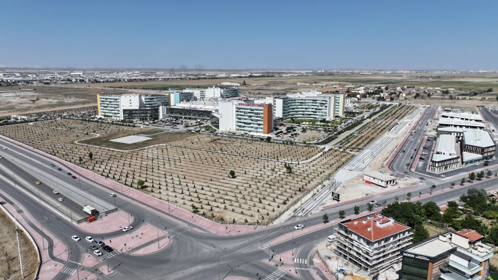 Konya'da Raylı Sistem Atağı! Şehir Hastanesi-Yeni Sanayi Tramvay Hattının %30’u Tamamlandı!